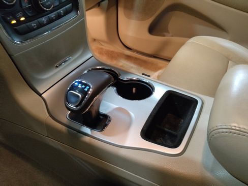 Used 2015 Jeep Grand Cherokee Overland w/ Advanced Technology Group image 26