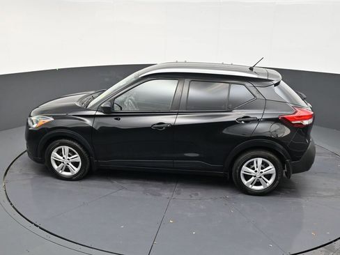 Used 2018 Nissan Kicks S FWD image 13