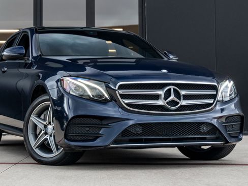 Used 2017 Mercedes-Benz E 300 4MATIC image 5