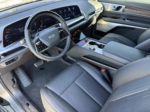 New 2026 Cadillac Vistiq Sport w/ LPO, Floor Liner Package image 21