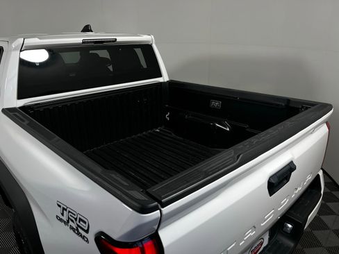 Certified 2024 Toyota Tacoma TRD Off-Road image 24