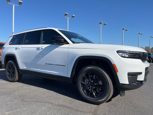 New 2025 Jeep Grand Cherokee L Altitude image 49
