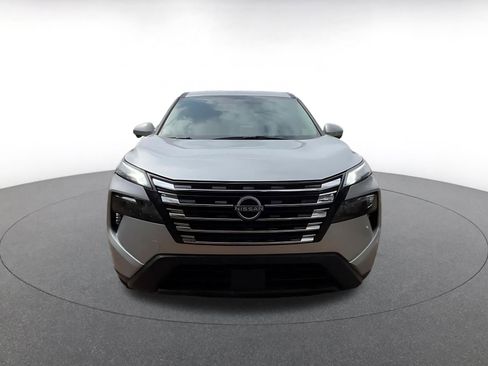 Used 2025 Nissan Rogue SV image 3