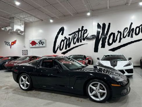 Used 2011 Chevrolet Corvette Coupe w/ 1LT RWD image 27