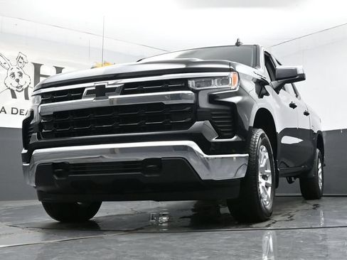 Used 2023 Chevrolet Silverado 1500 LT AWD/4WD image 4