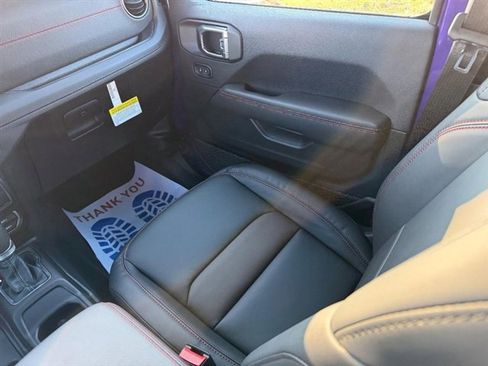 New 2026 Jeep Wrangler Unlimited Rubicon w/ Technology Group image 15