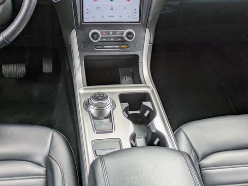 Used 2024 Ford Edge SEL image 17