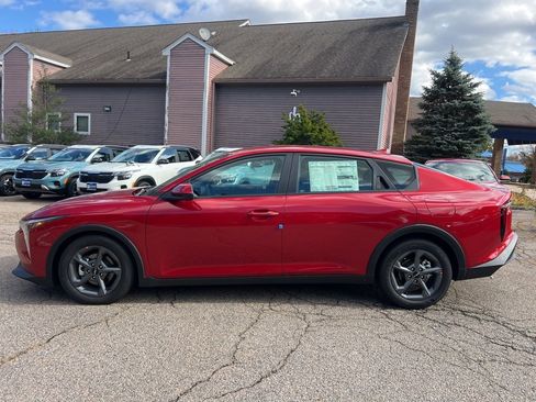 New 2025 Kia K4 LXS image 2