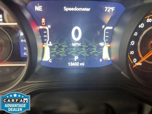 Used 2025 Jeep Gladiator Sport AWD/4WD image 2