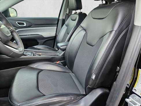 Used 2022 Jeep Compass Latitude image 16