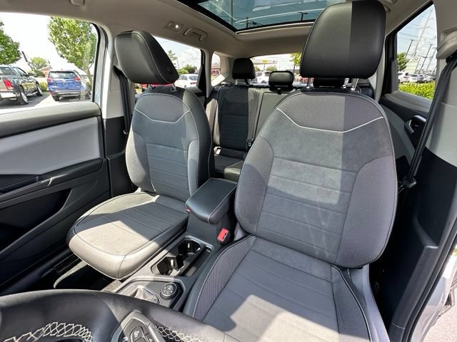 Certified 2023 Volkswagen Taos SE w/ Panoramic Sunroof Package AWD/4WD image 33