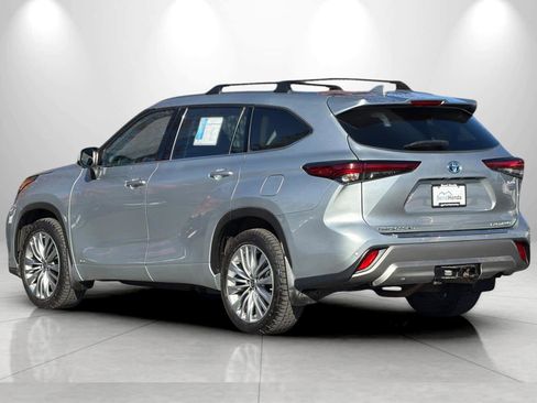 Used 2023 Toyota Highlander Platinum AWD/4WD image 6