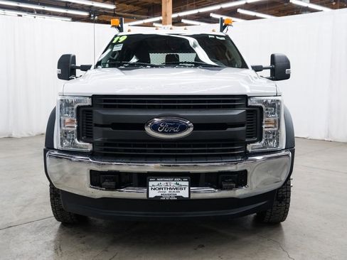Used 2019 Ford F550 4x4 Crew Cab Super Duty image 2