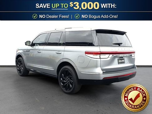 Used 2023 Lincoln Navigator Reserve image 4