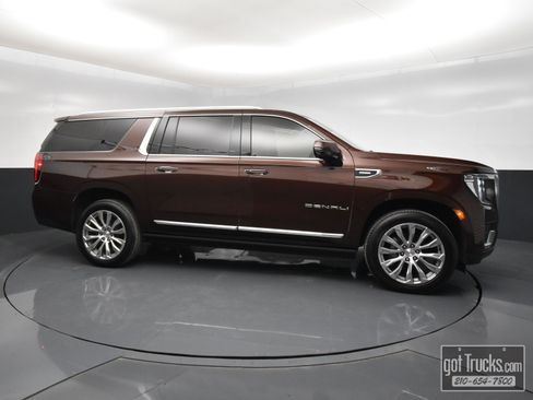 Used 2022 GMC Yukon XL Denali image 53