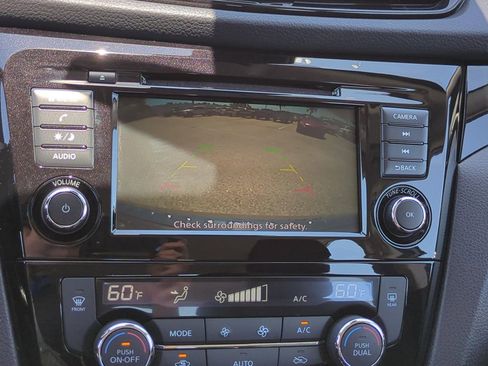 Certified 2022 Nissan Rogue Sport SV AWD/4WD image 17