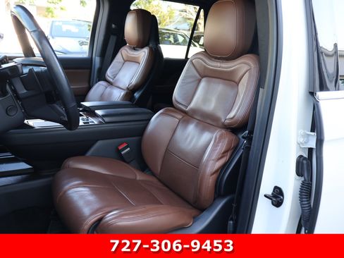Used 2023 Lincoln Navigator L Reserve RWD image 2