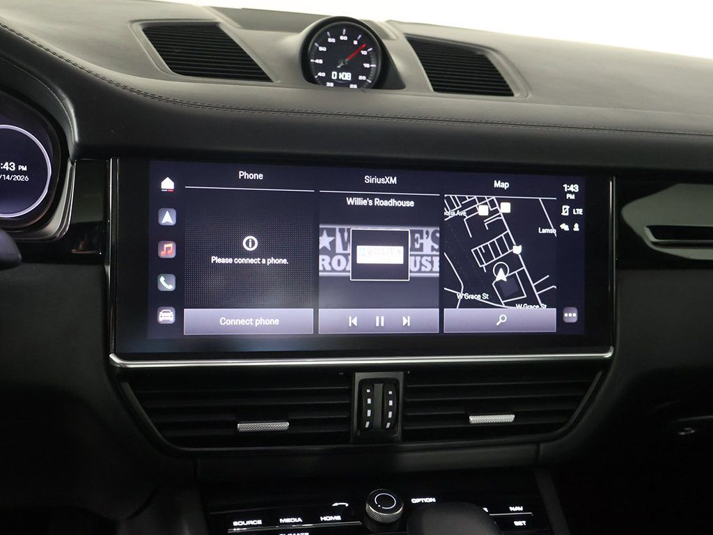 Used 2023 Porsche Cayenne Coupe w/ Towing Package w/o Tow Ball AWD/4WD image 44