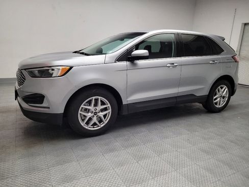 Used 2023 Ford Edge SEL image 2