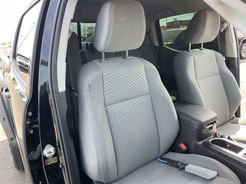 Used 2022 Toyota Tacoma SR image 23