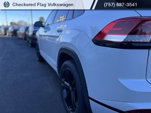Used 2023 Volkswagen Atlas Cross Sport SEL R-Line image 8