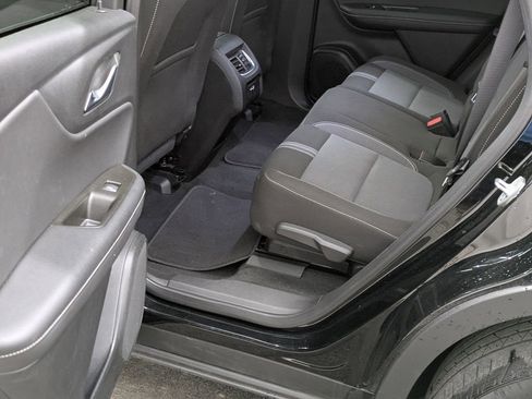 Used 2025 Chevrolet Blazer LT AWD/4WD image 22