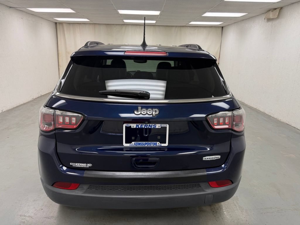Used 2018 Jeep Compass Latitude w/ Popular Equipment Group FWD image 4