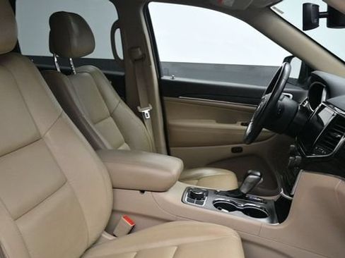 Used 2021 Jeep Grand Cherokee Limited AWD/4WD image 9