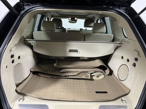 Used 2017 Jeep Grand Cherokee Overland w/ Jeep Active Safety Group image 22