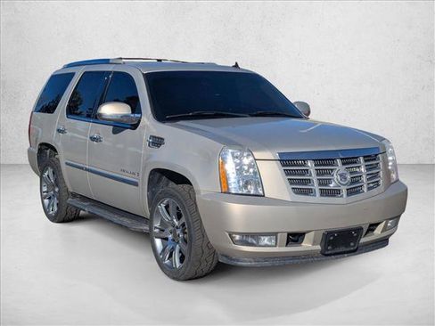 Used 2008 Cadillac Escalade image 3