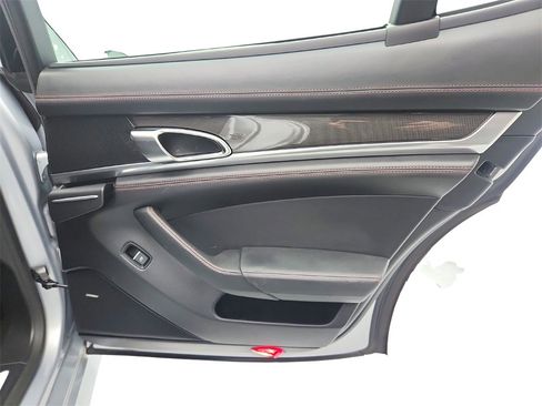 Used 2015 Porsche Panamera GTS image 28