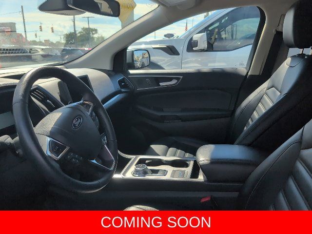 Used 2024 Ford Edge SEL w/ Convenience Package AWD/4WD image 4