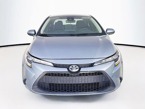 Used 2020 Toyota Corolla L FWD image 2