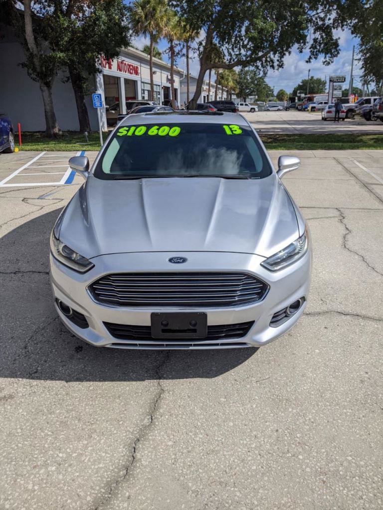 Used 2013 Ford Fusion SE FWD image 2