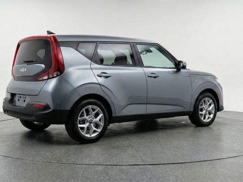 Used 2025 Kia Soul LX w/ LX Technology Package image 9