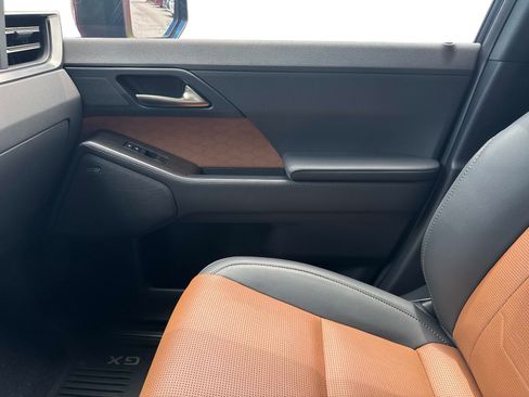Certified 2026 Lexus GX 550 w/ Cold Area Package AWD/4WD image 24