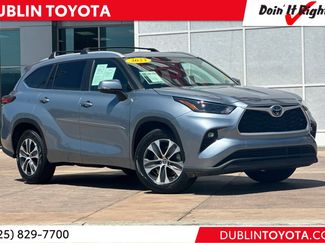 Used 2023 Toyota Highlander XLE FWD 360° Tour