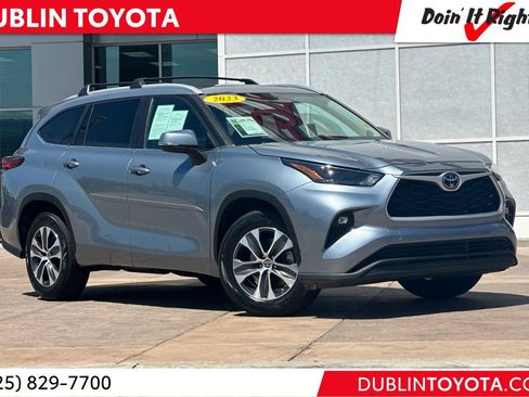 Used 2023 Toyota Highlander XLE FWD image 1