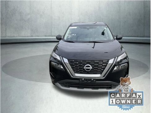 Used 2023 Nissan Rogue S image 2