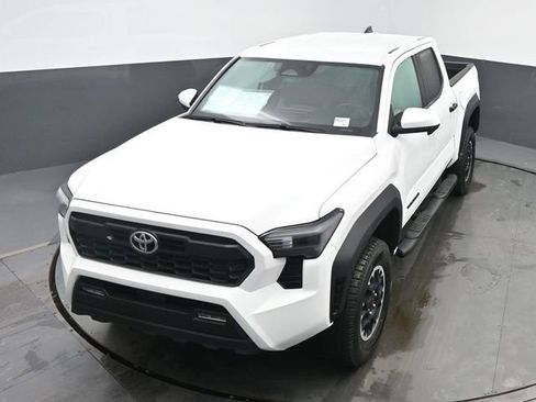Used 2025 Toyota Tacoma TRD Off-Road AWD/4WD image 38