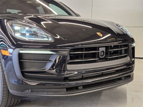New 2025 Porsche Macan image 13