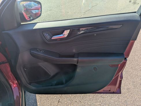 Certified 2025 Ford Escape ST-Line Elite image 31