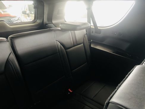 Used 2021 Chevrolet Suburban RST AWD/4WD image 39