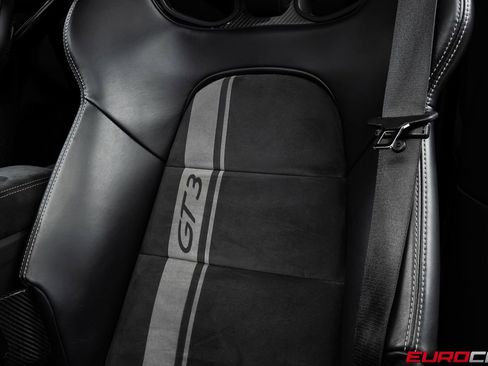 Used 2018 Porsche 911 GT3 RWD image 44