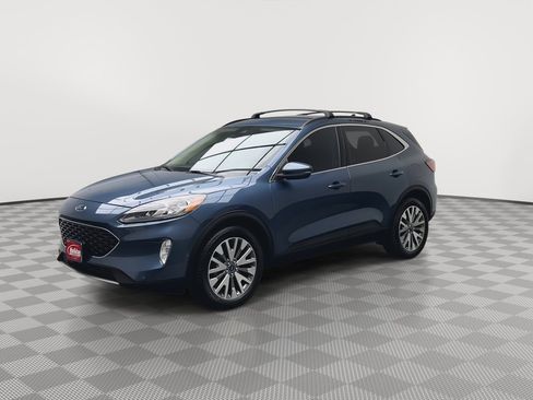 Certified 2020 Ford Escape Titanium AWD/4WD image 38