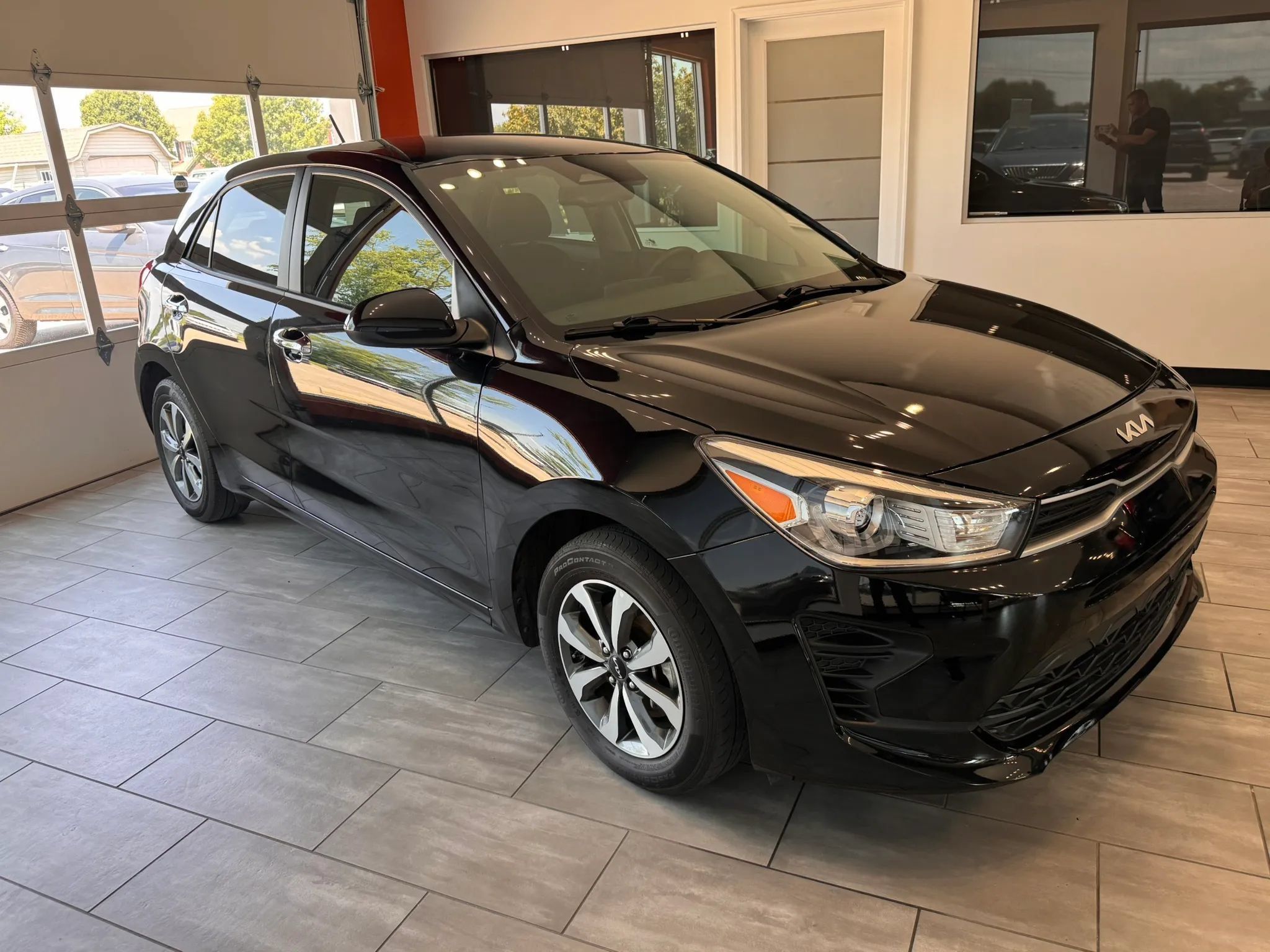 Used 2023 Kia Rio S w/ Technology Package FWD image 4