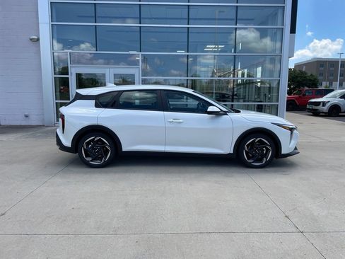 New 2026 Kia K4 EX FWD image 4