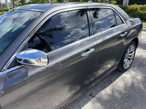 Used 2019 Chrysler 300 Limited image 16