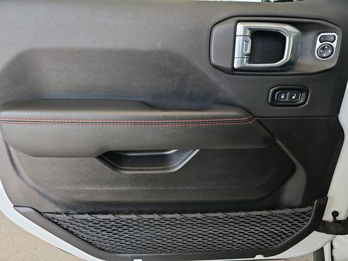 Used 2025 Jeep Wrangler Unlimited Rubicon w/ Convenience Group image 30