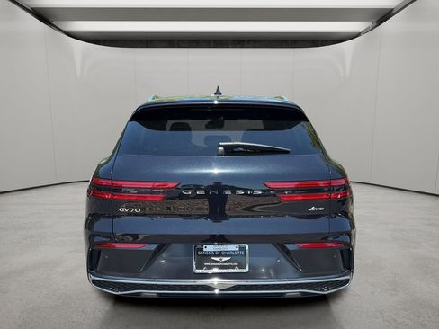 Certified 2026 Genesis GV70 2.5T Advanced AWD/4WD image 4
